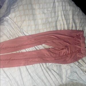 Pink ribboned leggings